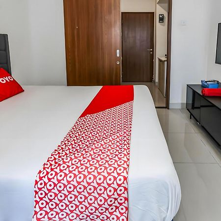 Oyo 93703 F88 Hotel Bekasi Bagian luar foto