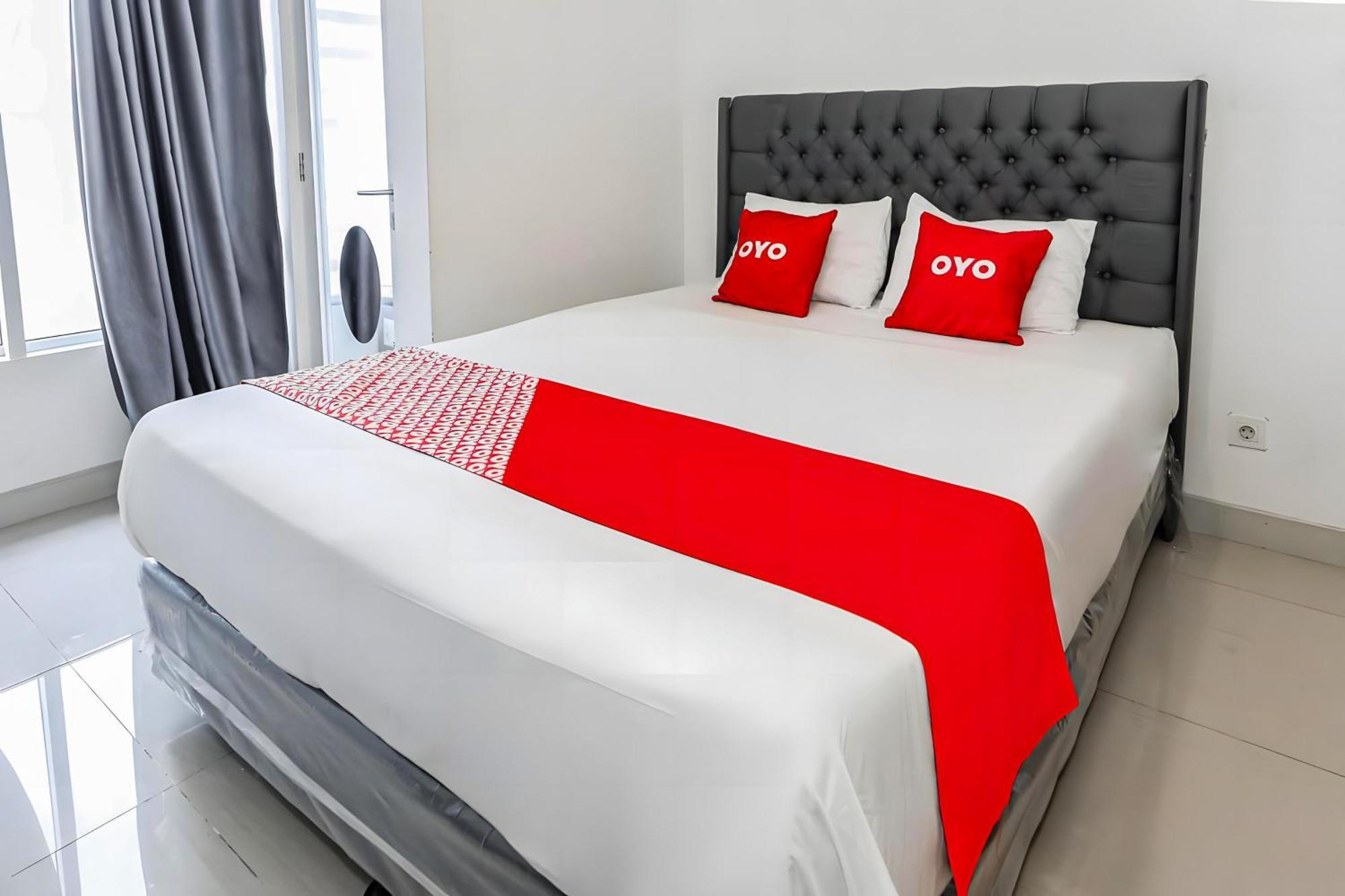 Oyo 93703 F88 Hotel Bekasi Bagian luar foto