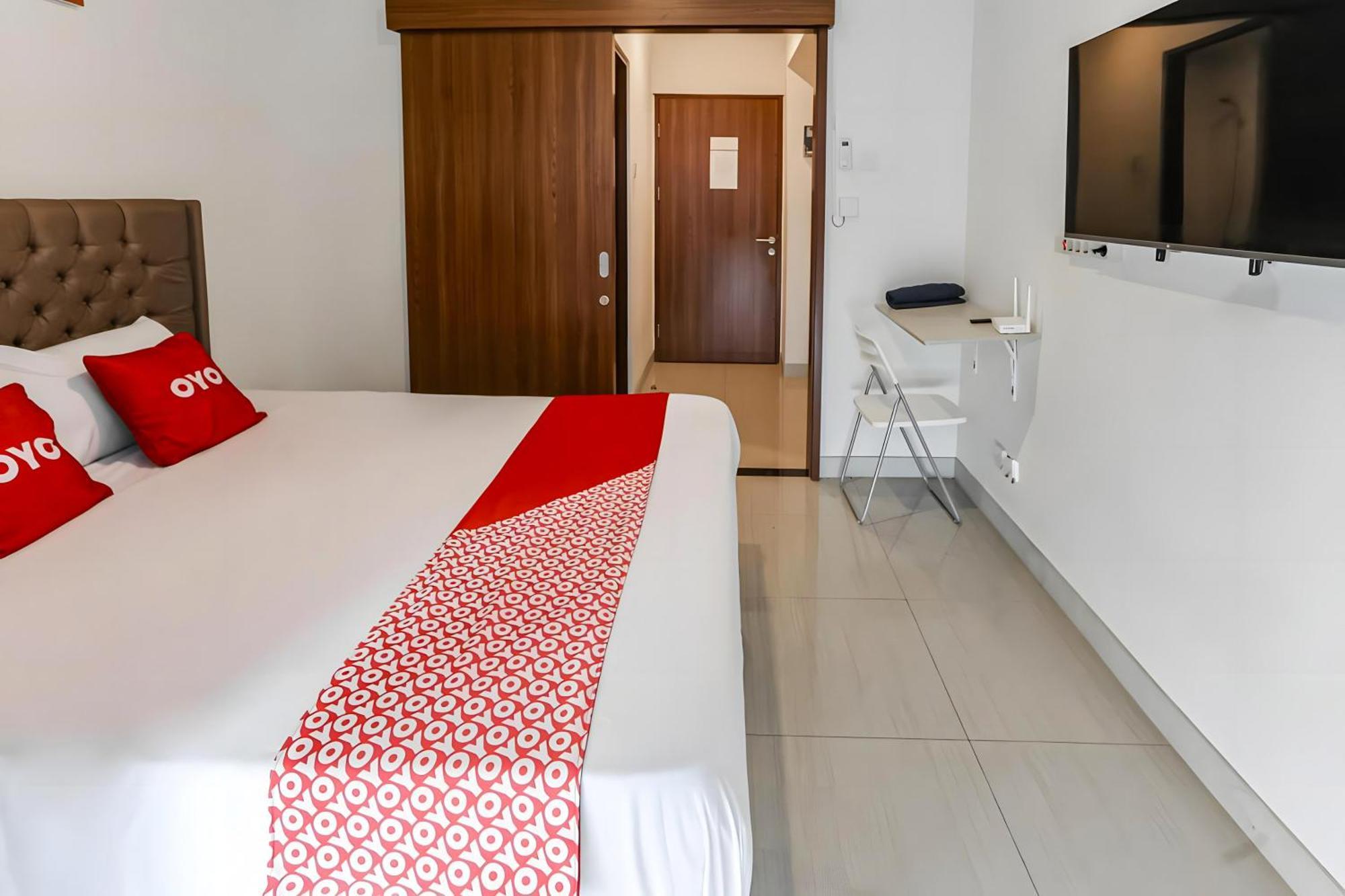 Oyo 93703 F88 Hotel Bekasi Bagian luar foto