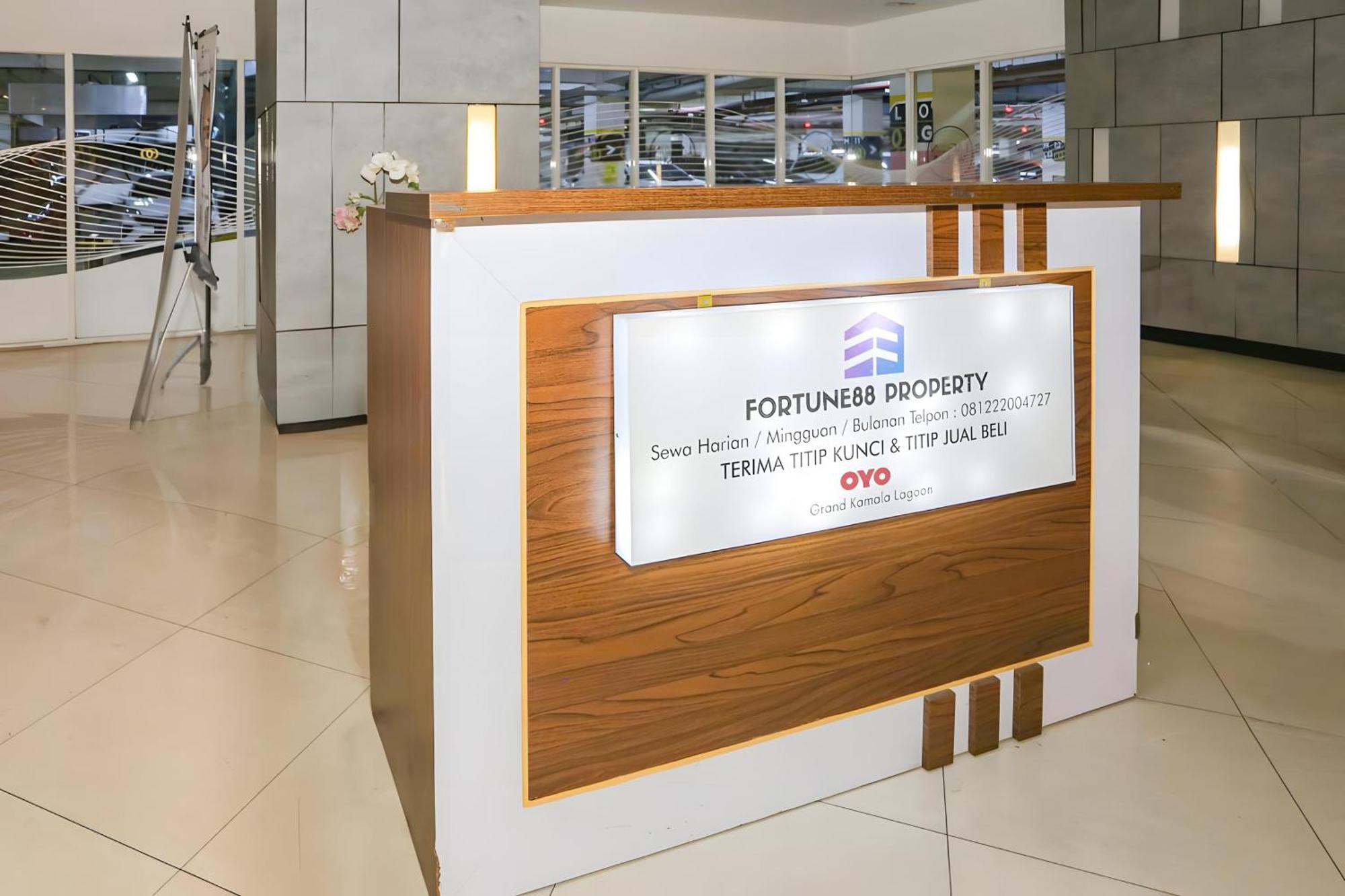 Oyo 93703 F88 Hotel Bekasi Bagian luar foto